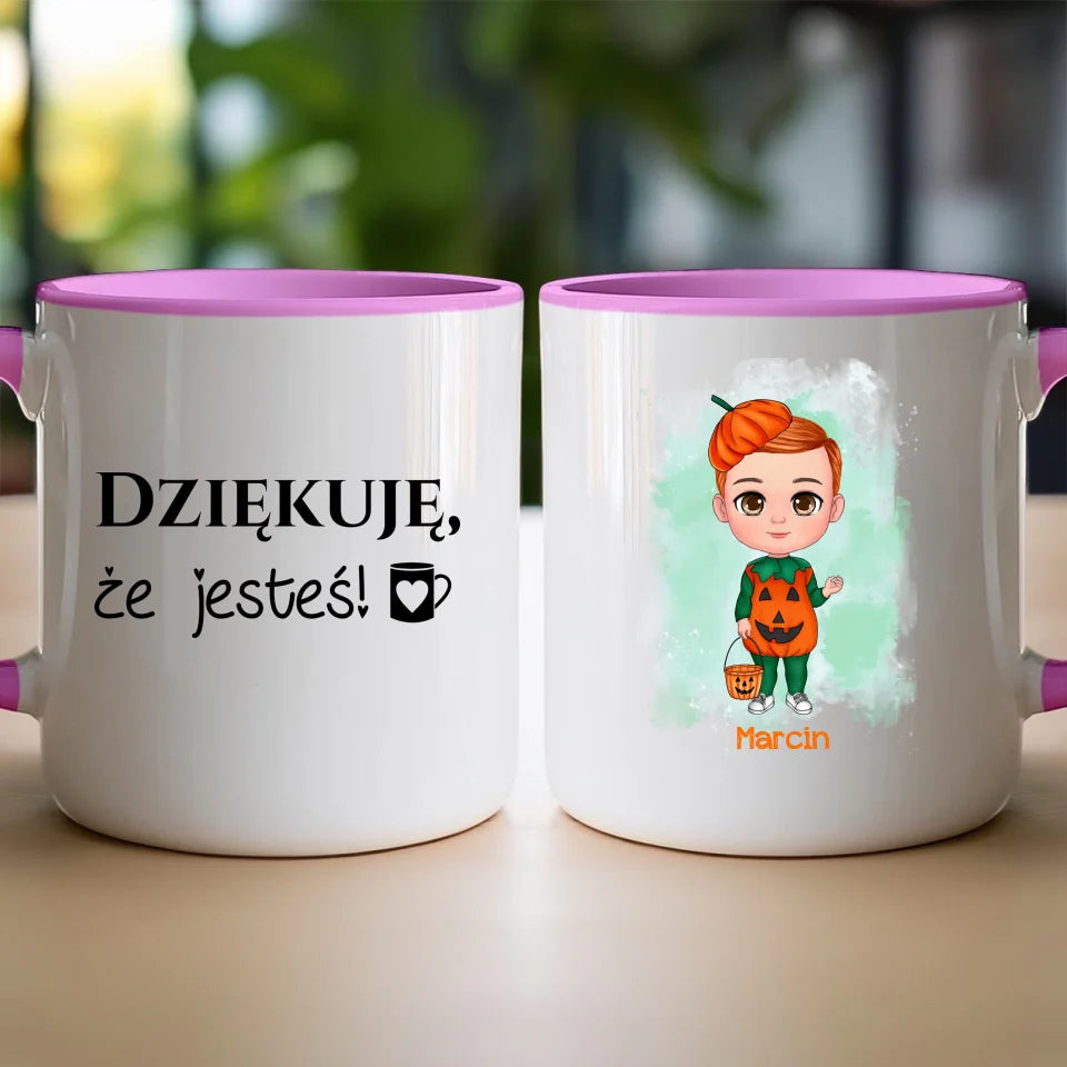 Personalizowany kubek na Halloween "Dziecko w kostiumie, Dynia"